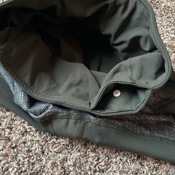 Lululemon Women's Size 6 High Times Pant Luxtreme (Mesh) Jazzy Gator Green - Picture 8 of 11